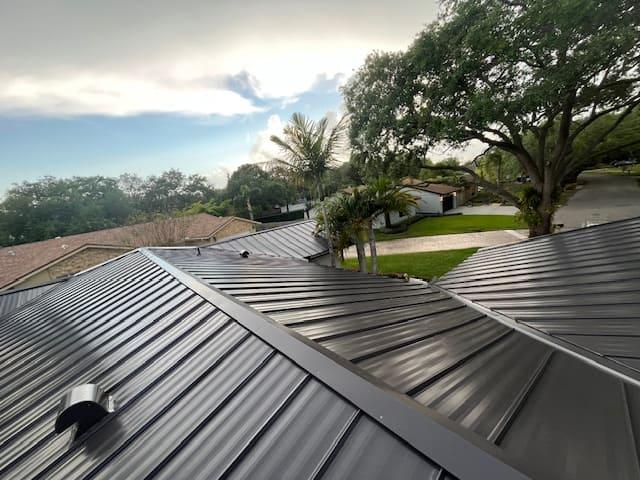 Residential roofing project