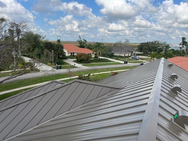 Residential roofing project