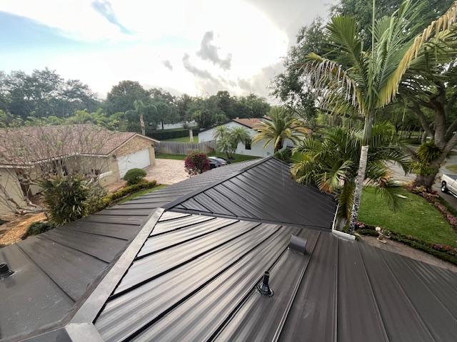 Residential roofing project